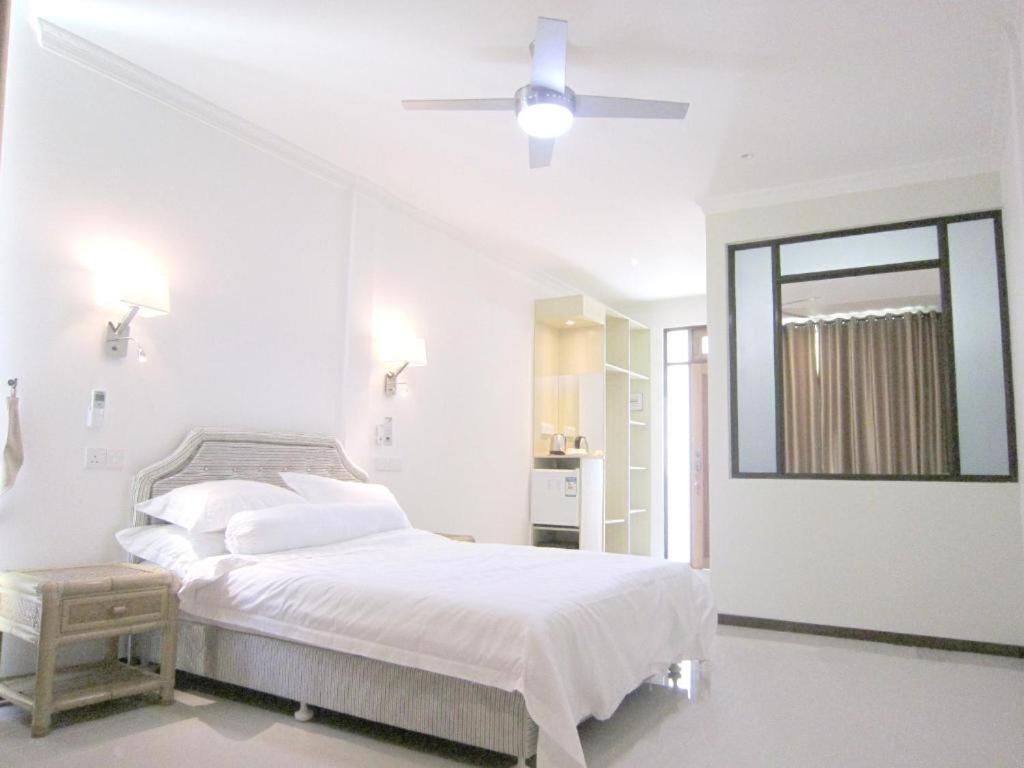Nazaki Luxury Beach Hotel Đảo Gan Ngoại thất bức ảnh