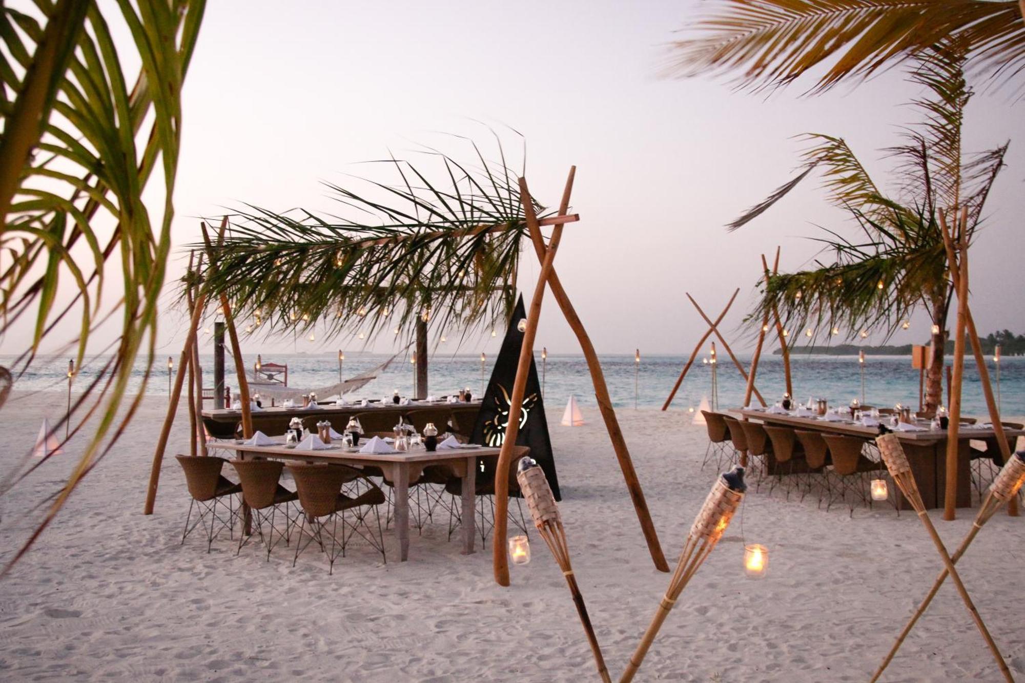 Nazaki Luxury Beach Hotel Đảo Gan Ngoại thất bức ảnh