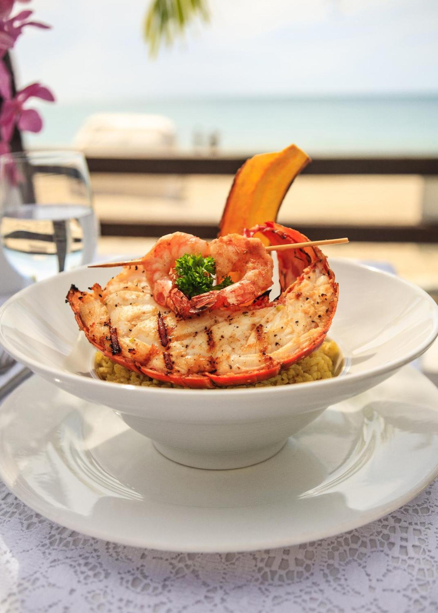 Nazaki Luxury Beach Hotel Đảo Gan Ngoại thất bức ảnh