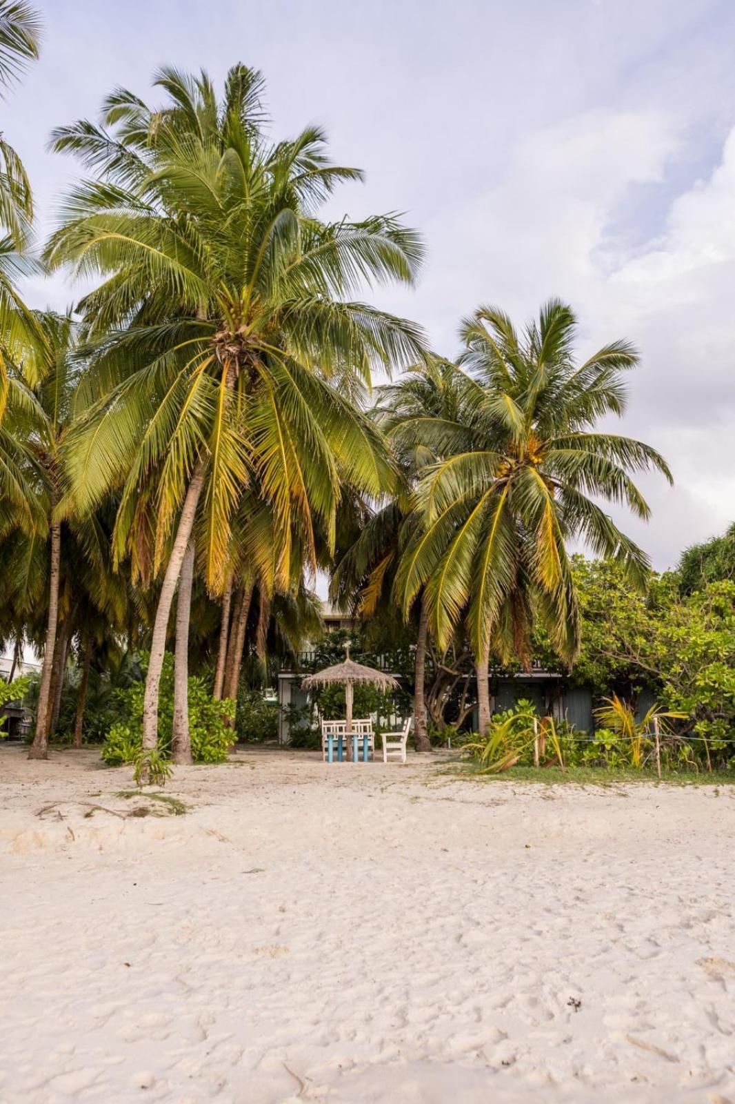 Nazaki Luxury Beach Hotel Đảo Gan Ngoại thất bức ảnh