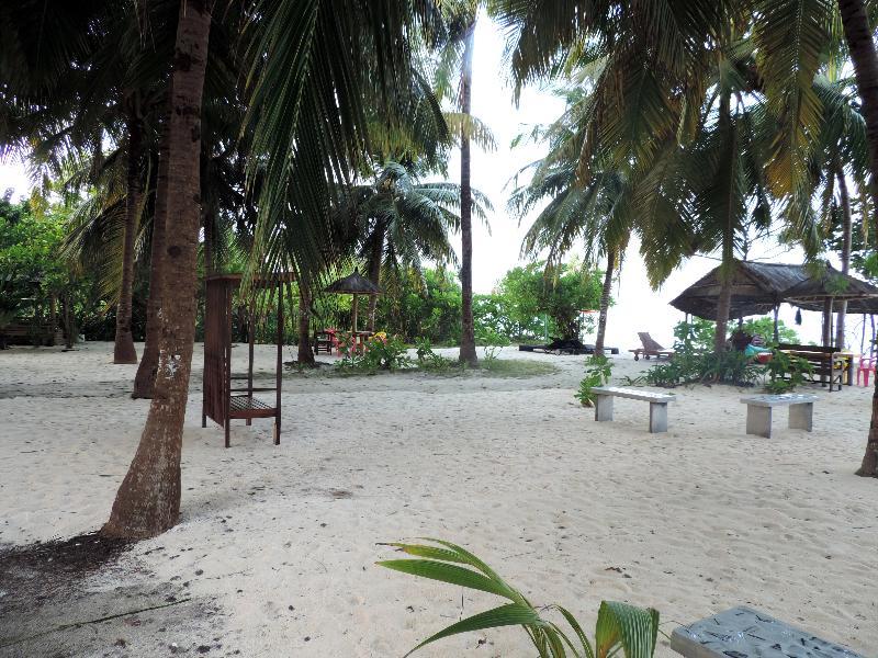 Nazaki Luxury Beach Hotel Đảo Gan Ngoại thất bức ảnh